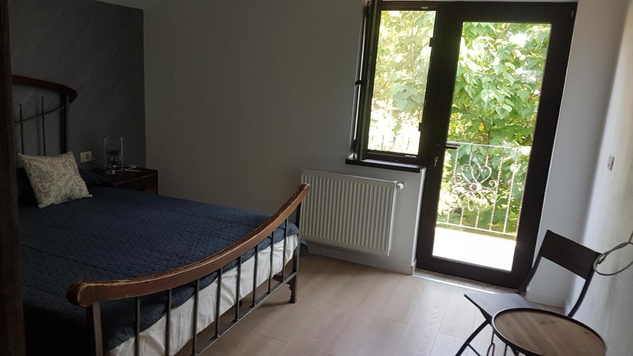 Casa Magnolia Hotell Douăzeci şi Trei August Exteriör bild
