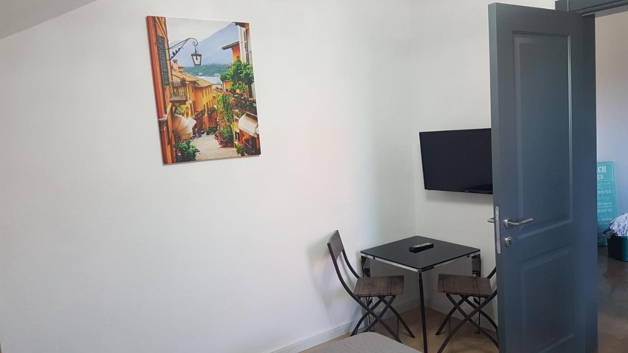 Casa Magnolia Hotell Douăzeci şi Trei August Exteriör bild