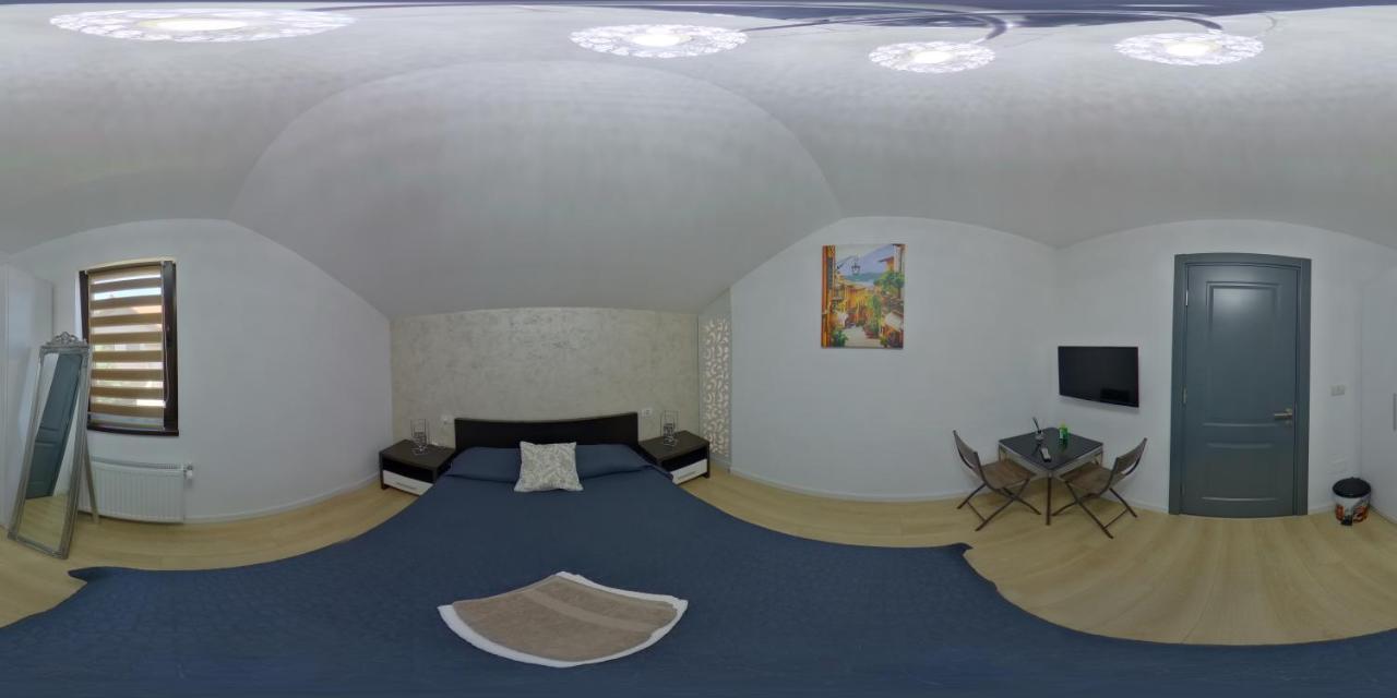 Casa Magnolia Hotell Douăzeci şi Trei August Exteriör bild