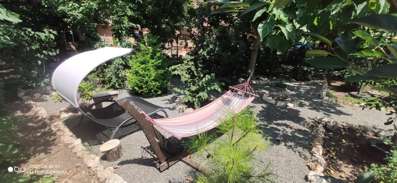 Casa Magnolia Hotell Douăzeci şi Trei August Exteriör bild